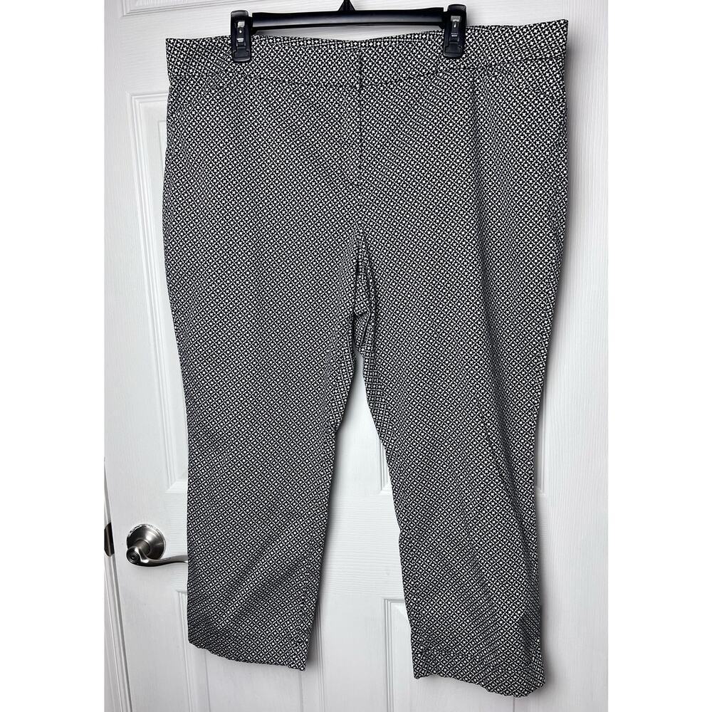 New York & Company Stretch Capri Pants Women's Size 18 Black, White Pattern